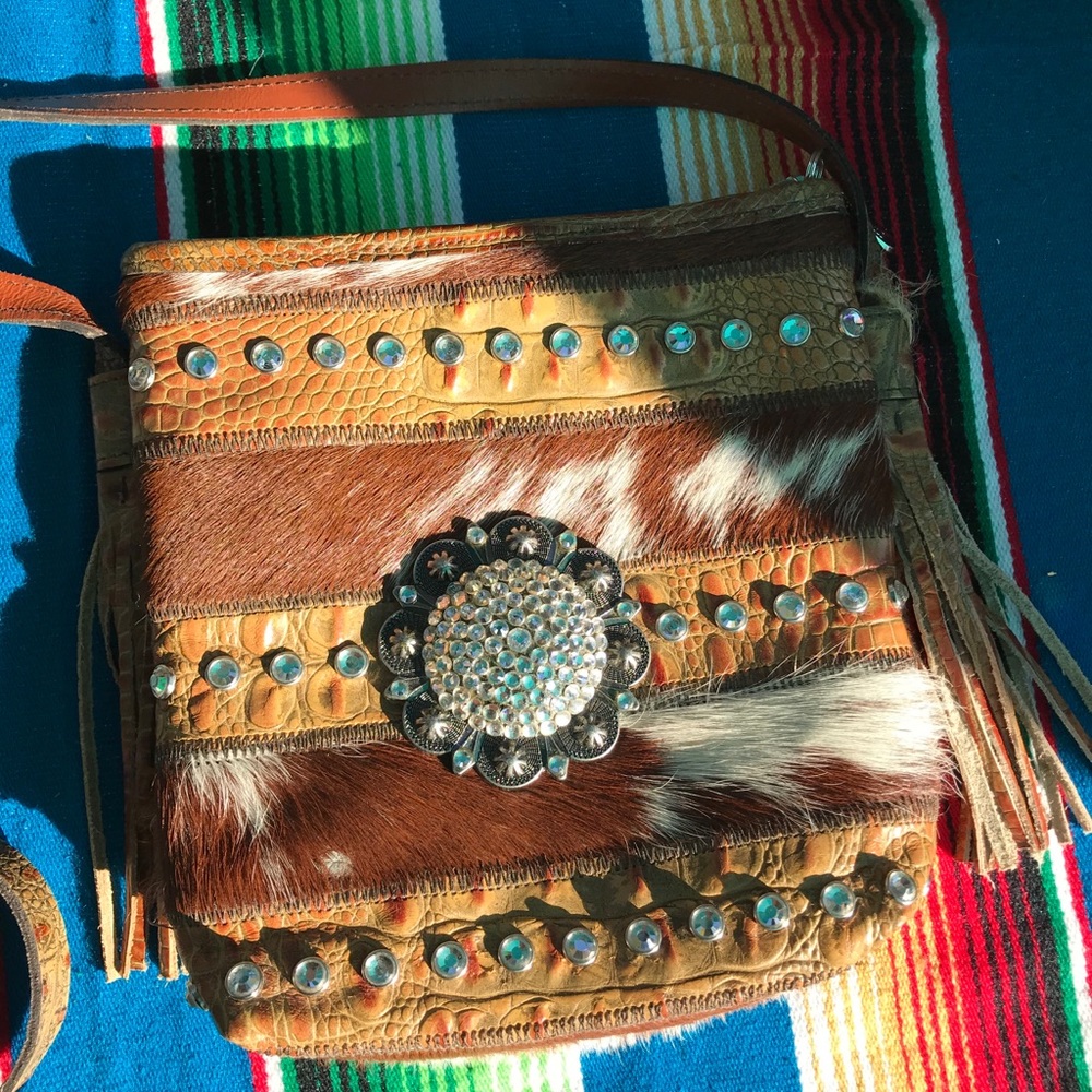 Raviani crossbody purse